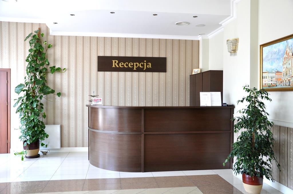 Hotel Korona Жешов Екстериор снимка