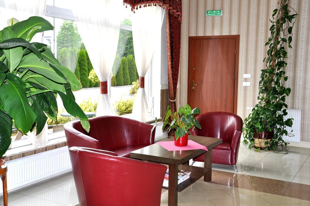 Hotel Korona Жешов Екстериор снимка