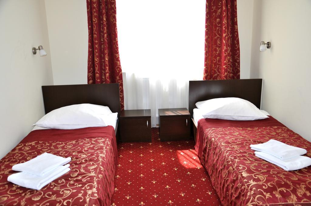 Hotel Korona Жешов Екстериор снимка
