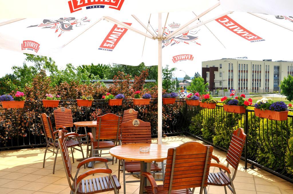 Hotel Korona Жешов Екстериор снимка